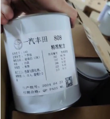 Toyota 1E0 Refina la pintura del coche para un impresionante color gris oscuro