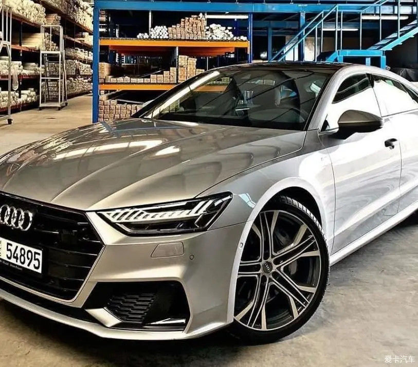 Audi LX7W Plata Brillante Color de pintura de automóvil acabado Duradera y fácil de mantener